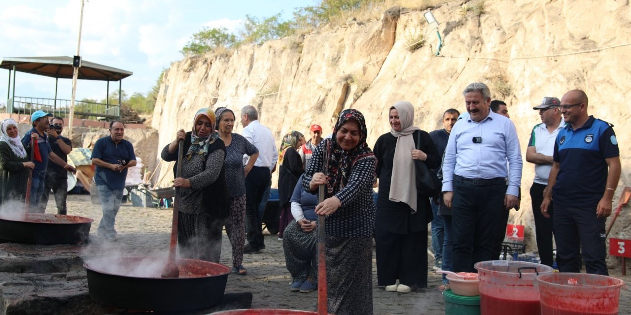 Başkan Palancıoğlu, Salça Günleri’nde Evliyalar Parkı’nı Ziyaret Etti