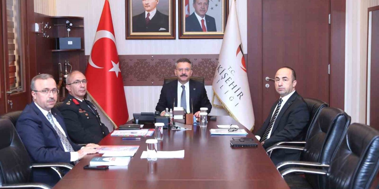 Vali Aksoy, Yeni Eğitim Öğretim Yılı Değerlendirme Toplantısı’na Katıldı