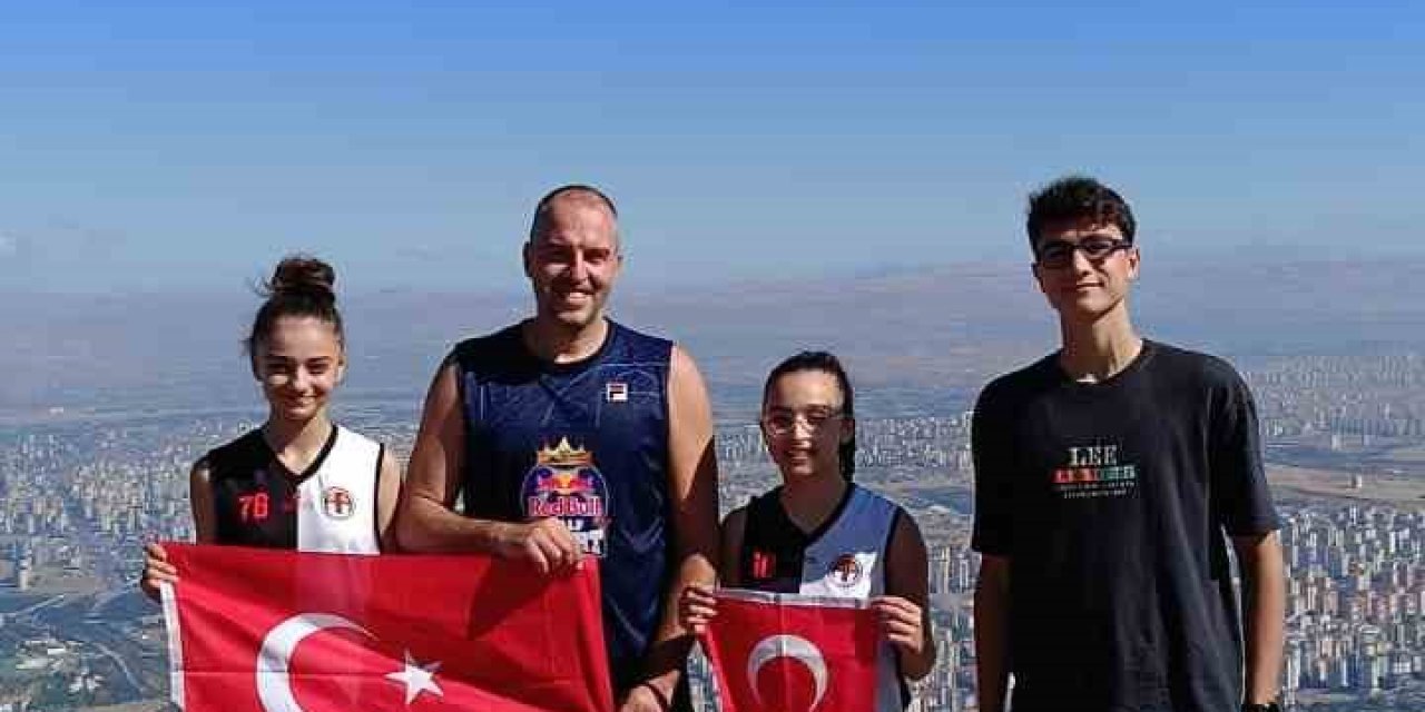 Geleneksel 30 Ağustos Ali Dağı Zirve Tırmanışı Yapıldı