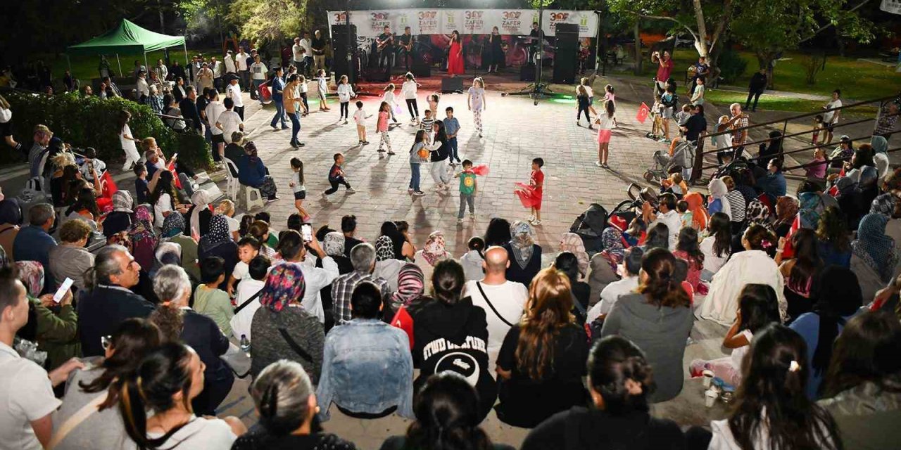 Zafer Bayramı Tepebaşı’nda Coşkuyla Kutlanıyor