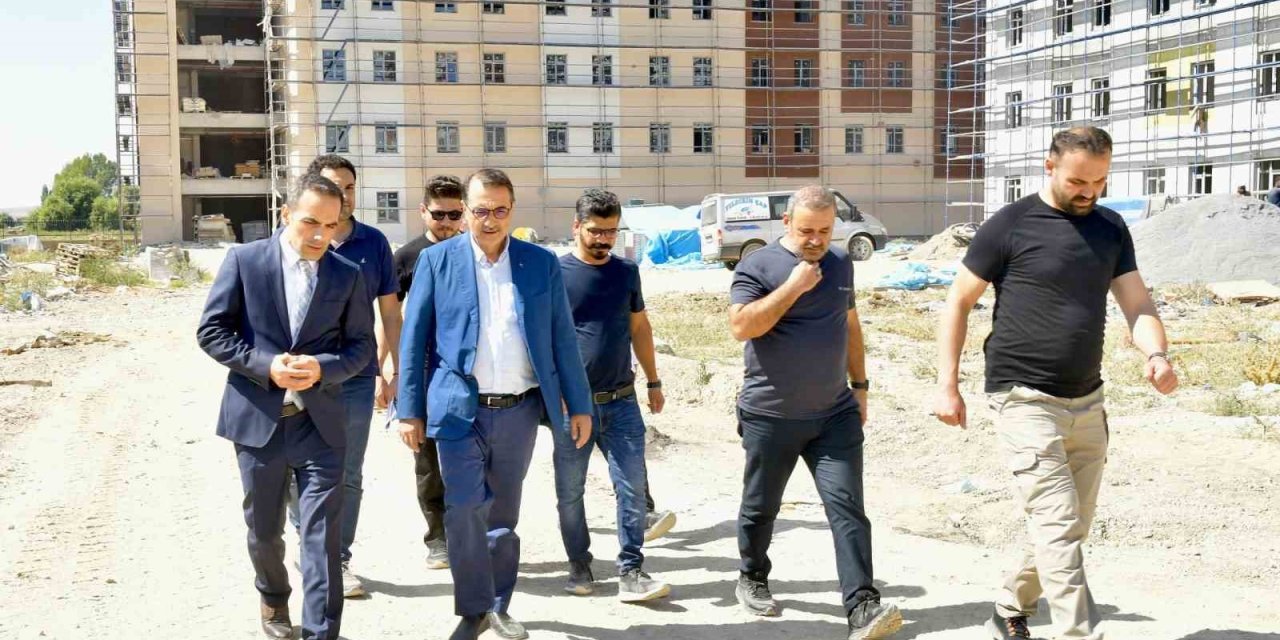 Fatih Dönmez, Eskişehir’de Yapımı Devam Eden Kyk Yurdunun İnşaatını Ziyaret Etti