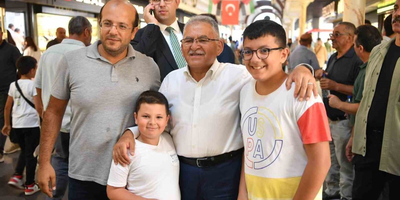 Başkan Büyükkılıç Esnaf Ve Vatandaşlarla Buluştu