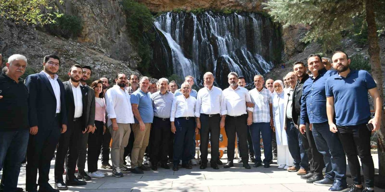 Başkan Büyükkılıç Ve Milletvekilleri Kapuzbaşı Sakinleri İle Buluştu