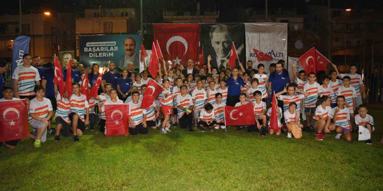 Konyaaltı’nda Yaz Spor Kurslarının Sertifika Töreni Yapıldı