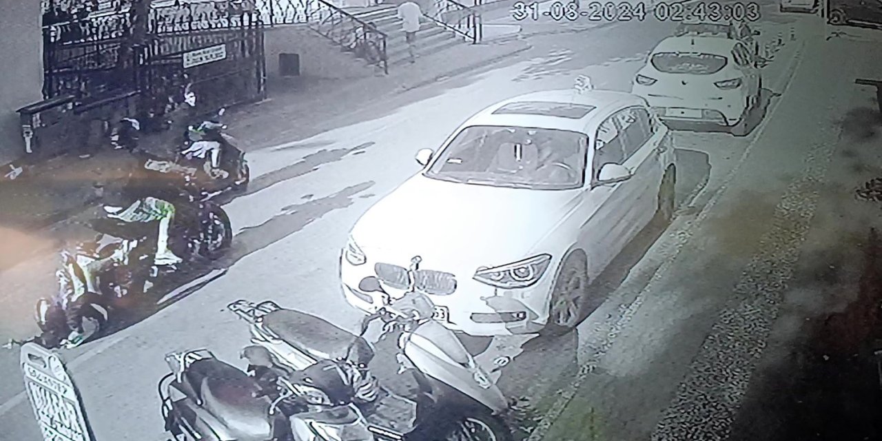 Sürücünün Tek Teker Şovu Genç Kızı Hastanelik Etti