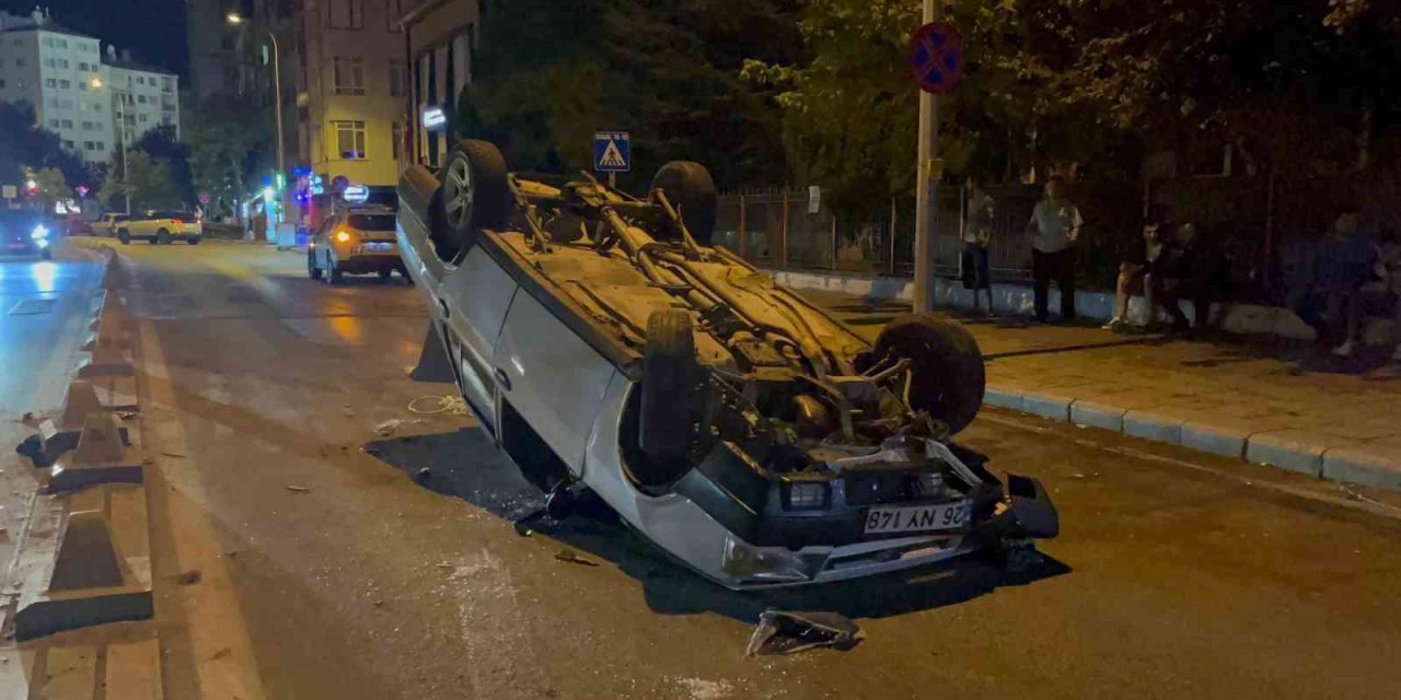 Virajda Takla Atan Otomobildeki Çift Yaralandı