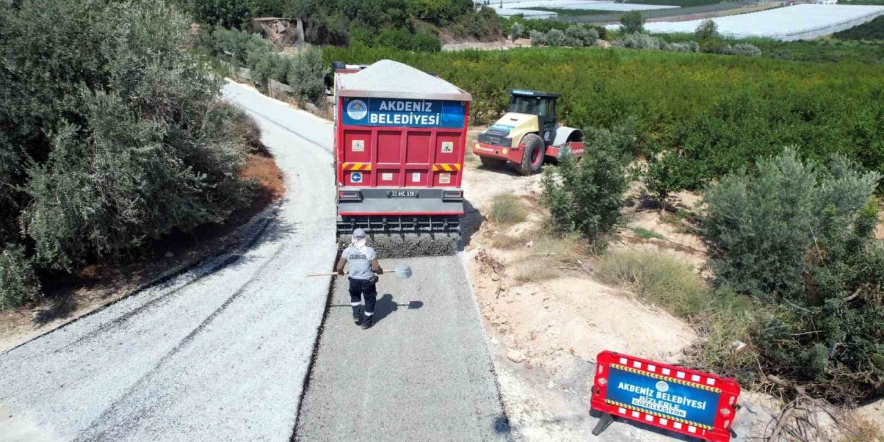 Akdeniz’de Kırsal Mahalle Yolları Asfaltlanıyor