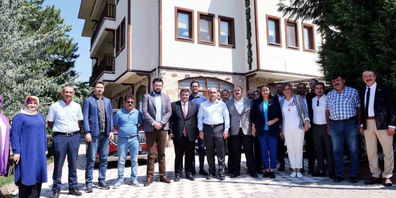 Ak Parti Eskişehir İl Başkanı Gürhan Albayrak, İnönü’de Vatandaşla Bir Araya Geldi