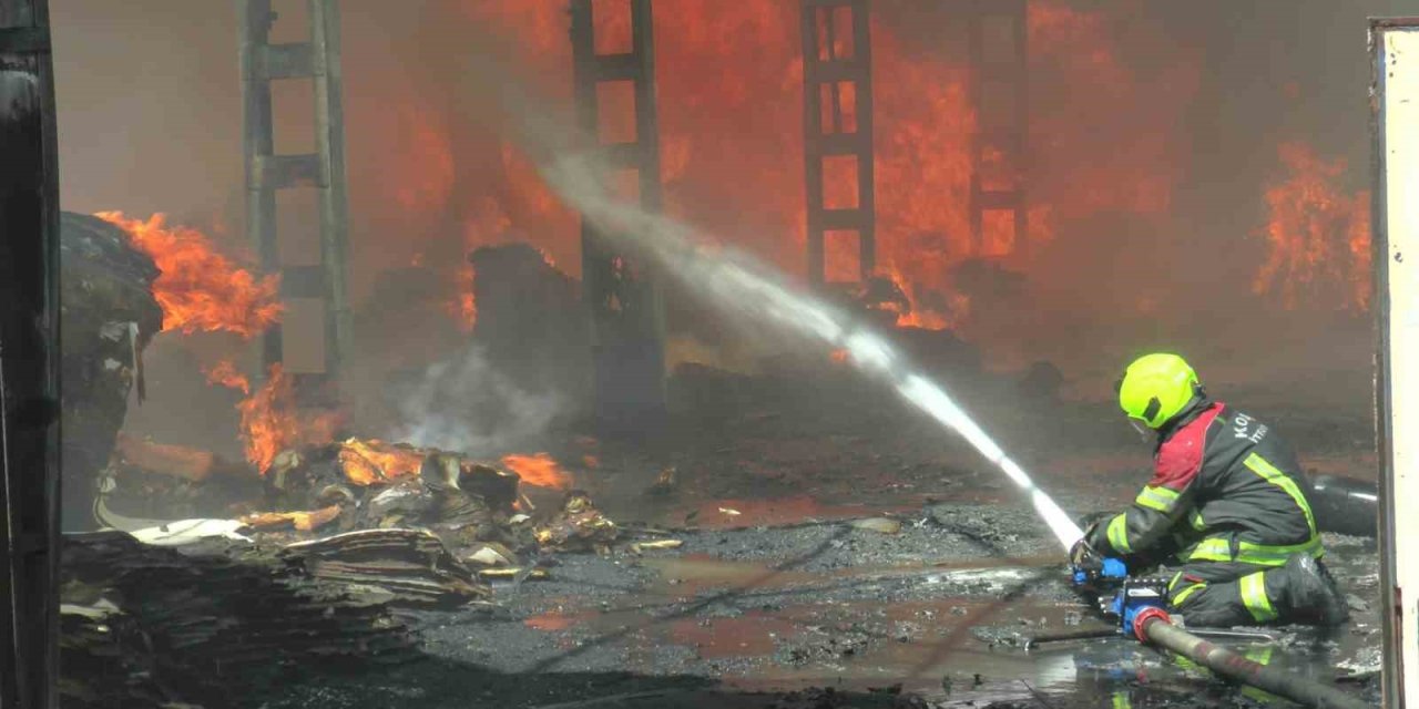 Fabrika Yangınına 78 Personel Ve 22 Araç Müdahale Etti