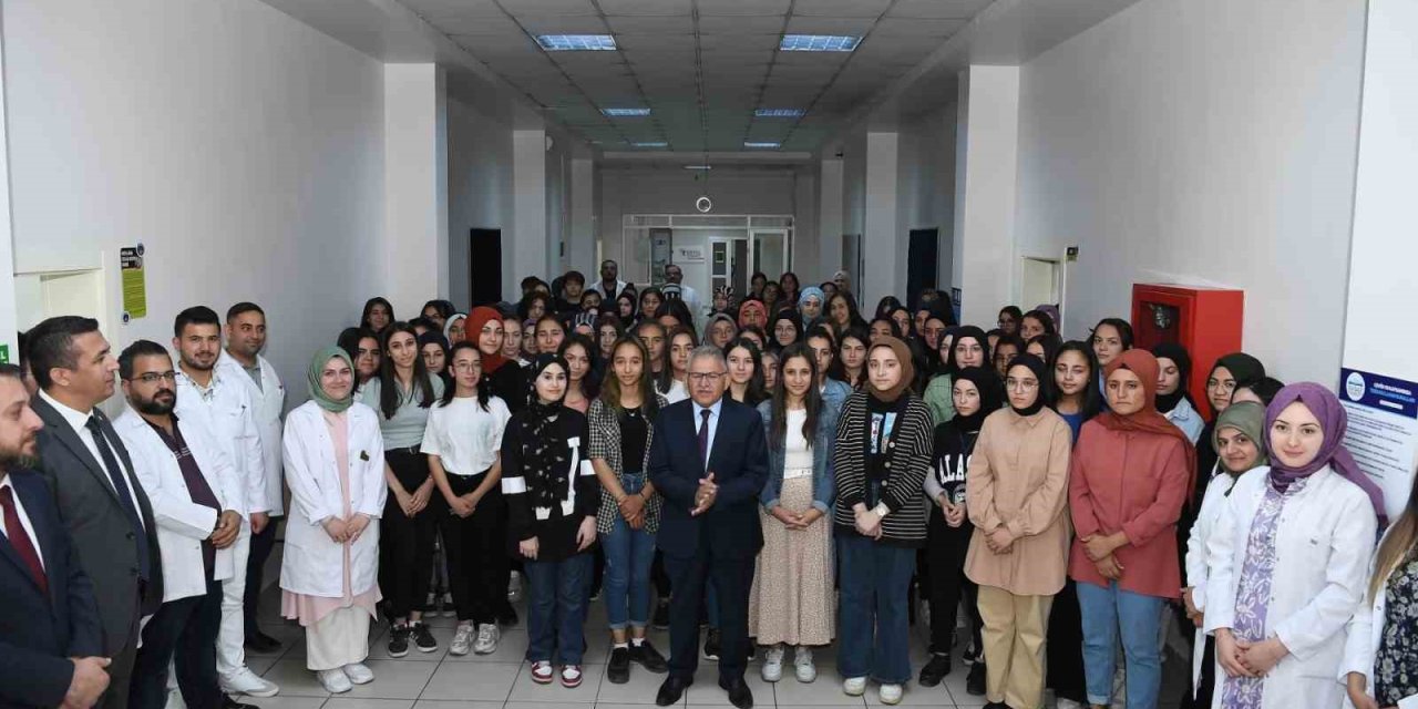 Başkan Büyükkılıç’ın Öğrencilere Hediyesi Ulaşım Desteğine Müracaatlar Başladı