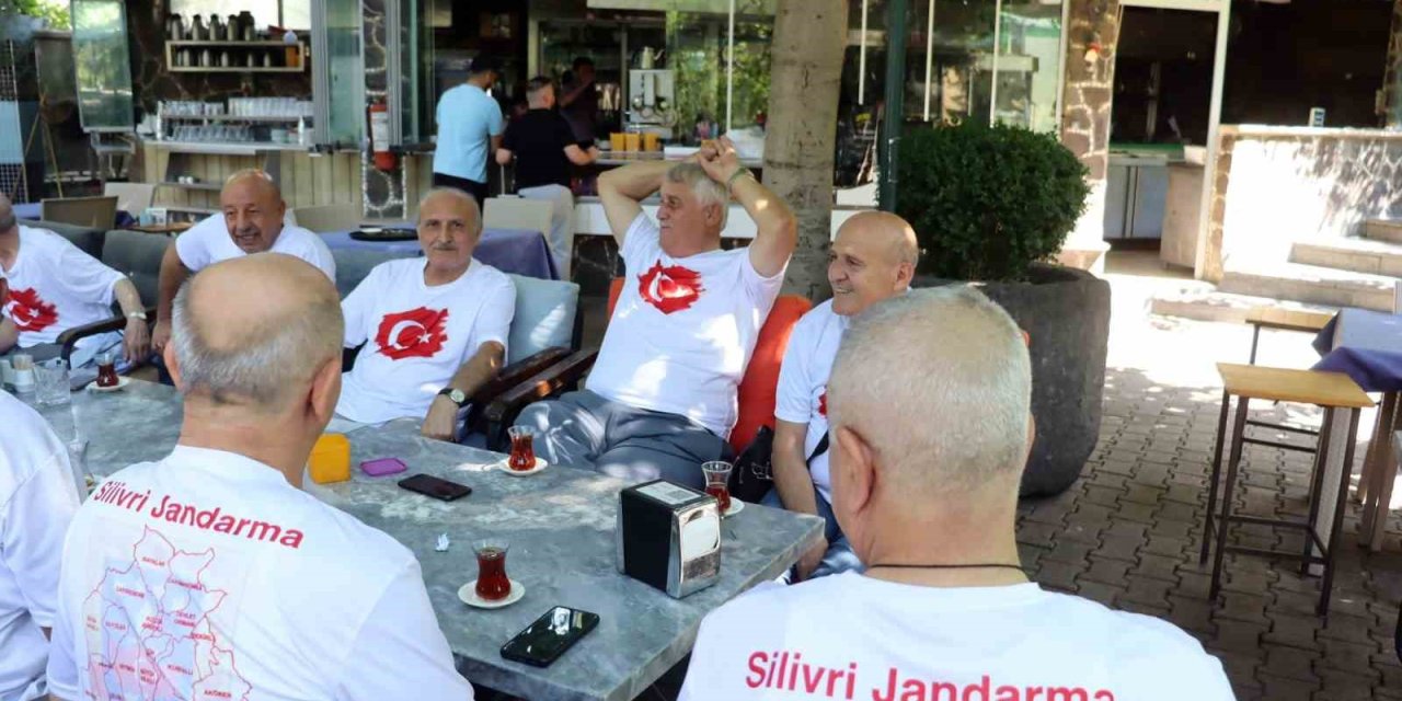 Asker Arkadaşlarının 42 Yıllık Geleneği