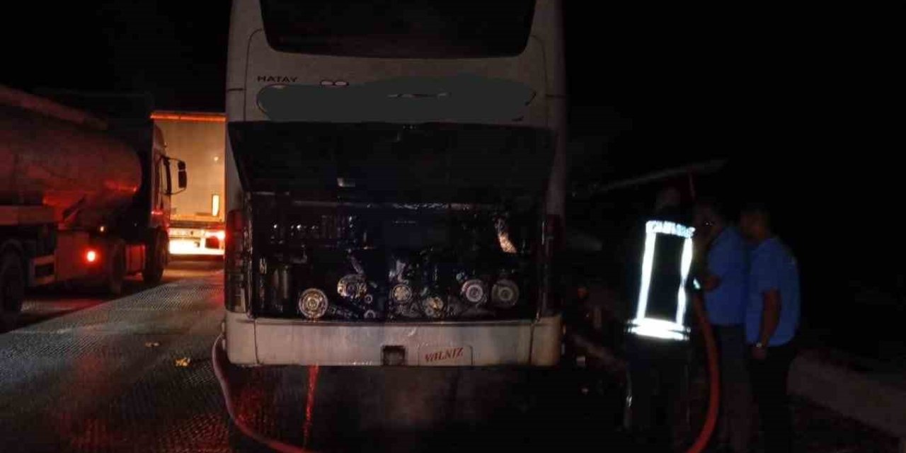 Tarsus’ta Yolcu Otobüsünde Yangın