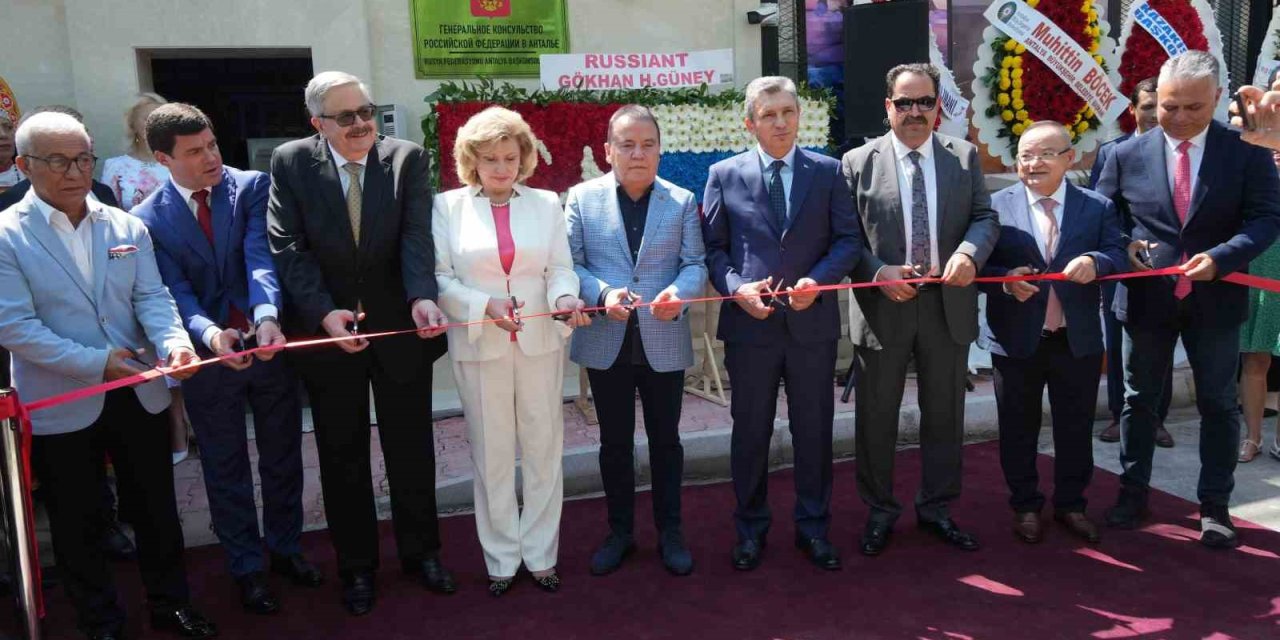 Rusya’nın Antalya Başkonsolosu Sergey Vetrik: "rusya-türkiye İlişkilerinin Geliştirilmesine Katkıda Bulunuyoruz"