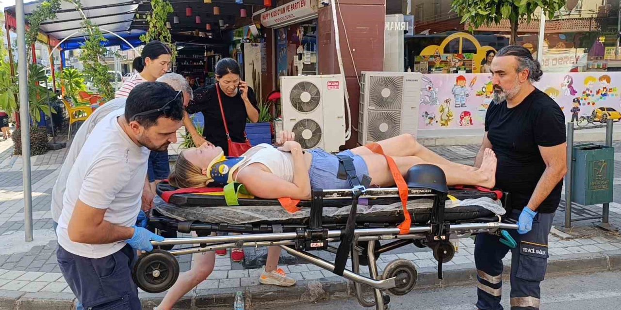 Devrilen Motosikletteki 2 Alman Turist Yaralandı