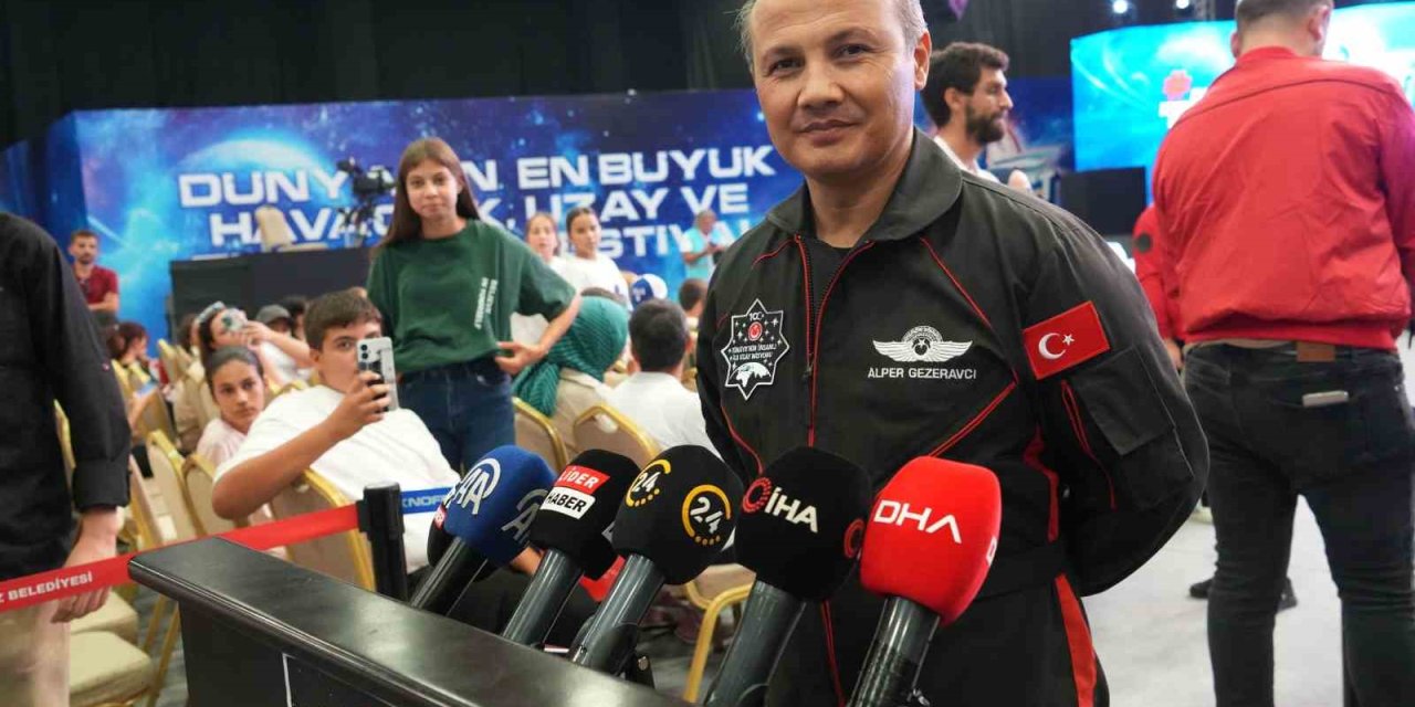 Uzaya Çıkan İlk Türk Astronot Gezeravcı, Teknofest’te Gençlerle Buluştu