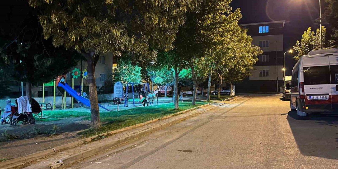 Çocukların Kavgası Kanlı Bitti: Kardeşini Darp Eden Çocuğu Bıçakla Yaralandı