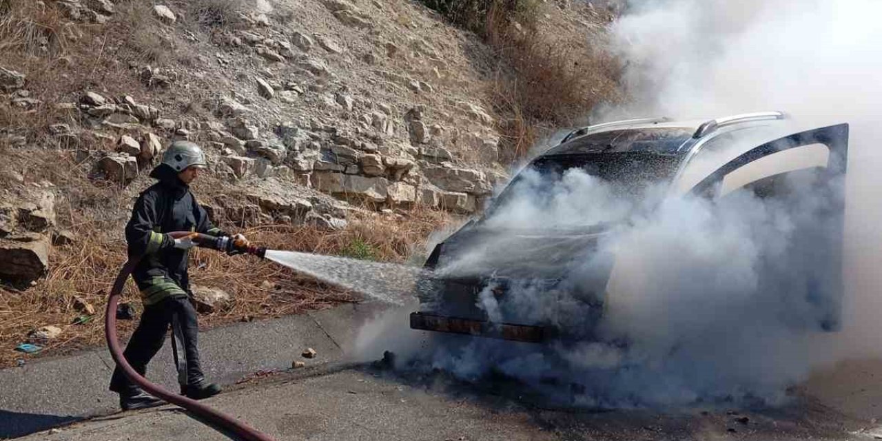 Seyir Halindeki Aracın Motor Kısmında Yangın