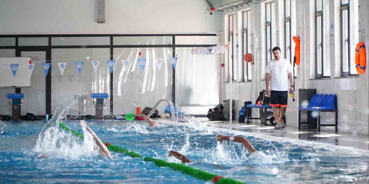 Erciyes Yüksek İrtifa Kamp Merkezi, Bolu Yüzme Kulübünü Ağırlıyor