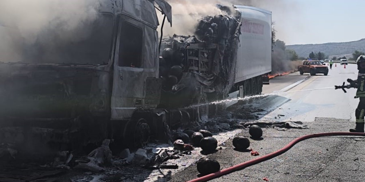 Karpuz Yüklü Tır Alev Alev Yandı