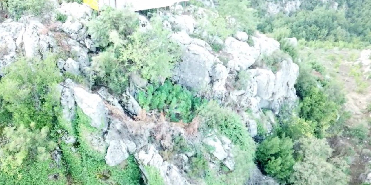 Dron Tespit Etti, Jandarma Yakaladı