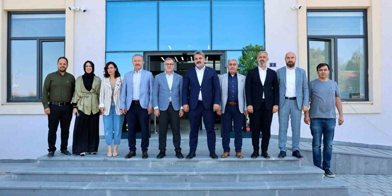 Başkan Özdoğan’a, Ak Parti İl Teşkilatı’ndan ’hayırlı Olsun’ Ziyareti