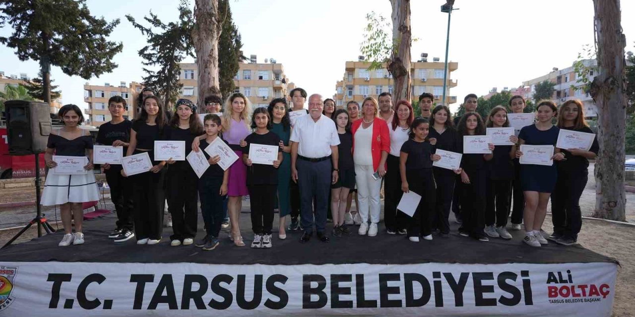Tarsus Belediyesi Kursiyerleri Belgelerini Aldı