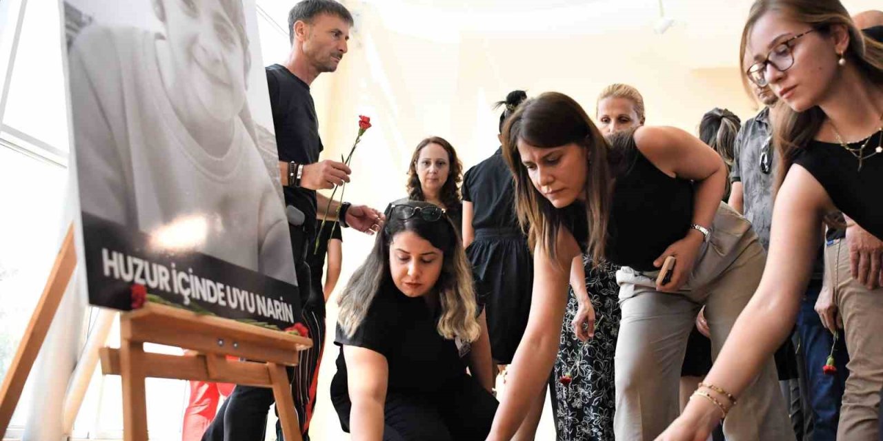 Konyaaltı Narin İçin Siyaha Büründü