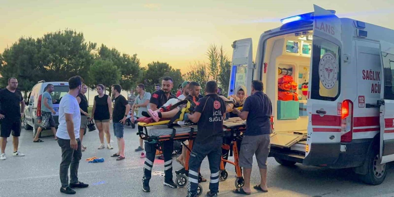 Alkollü Sürücünün Kullandığı Otomobil, Elektrikli Bisikletle Çarpıştı: 2 Yaralı