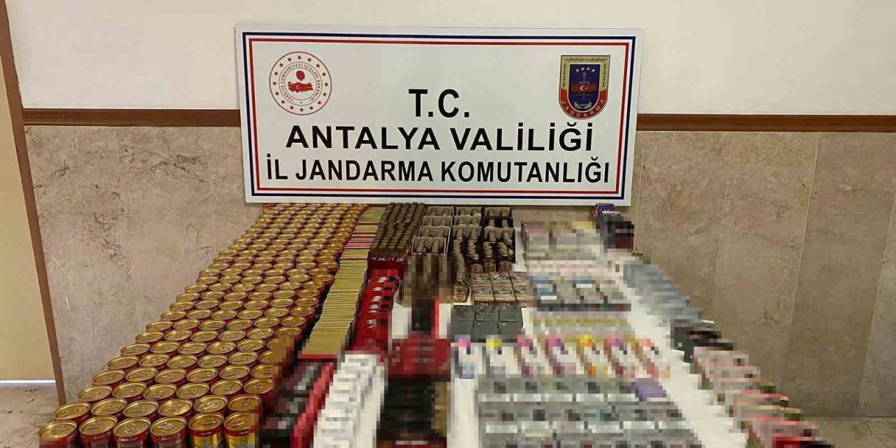 Manavgat’ta Bir Markete Kaçak Sigara Baskını