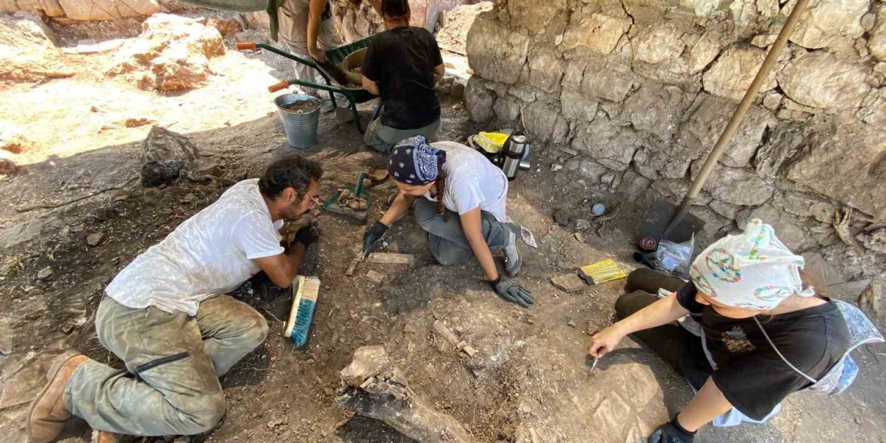 Türkiye’de İlk Kez Rastlanan Arkeolojik Bulgu, Andriake Limanı’nın İdare Merkezinde Kullanılmış Olabilir