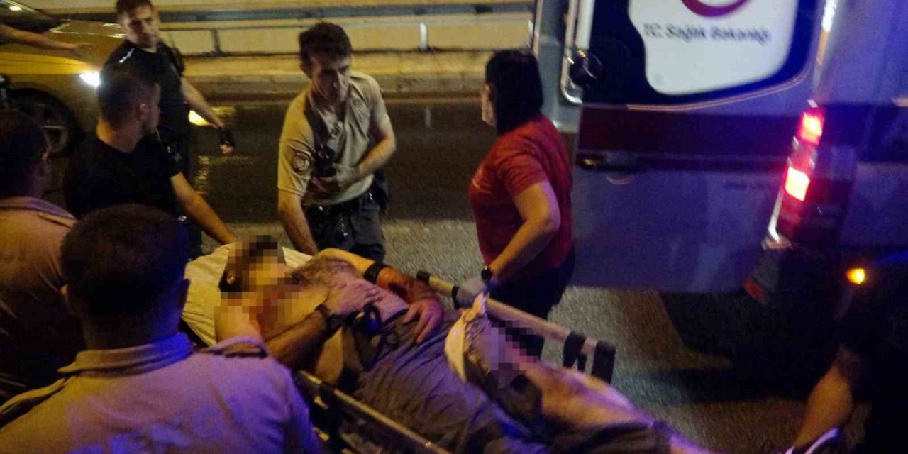 Halk Otobüsünde ’kadına Laf Atma’ Kavgasında Kan Aktı: 1 Yaralı