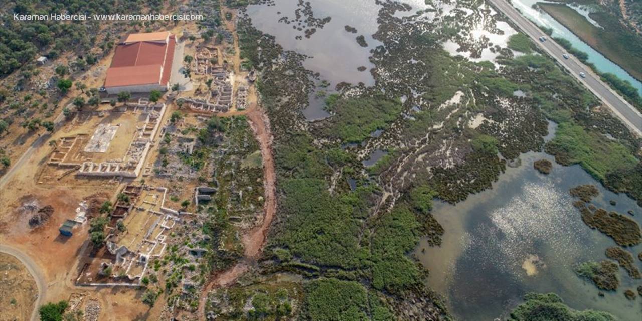 Bronz Tellerle Dikilmiş "Kurşun Zarf" Heyecanlandırdı
