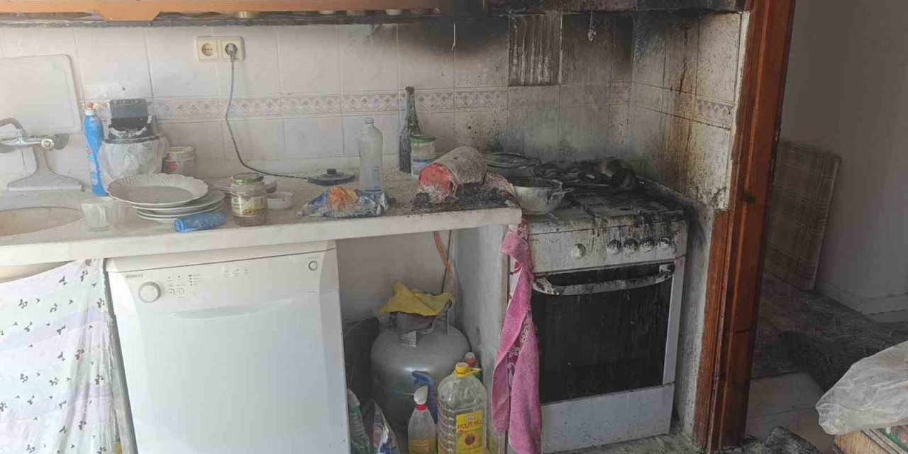 Patates Kızartırken Ocakta Unutulan Tava Yangına Neden Oldu