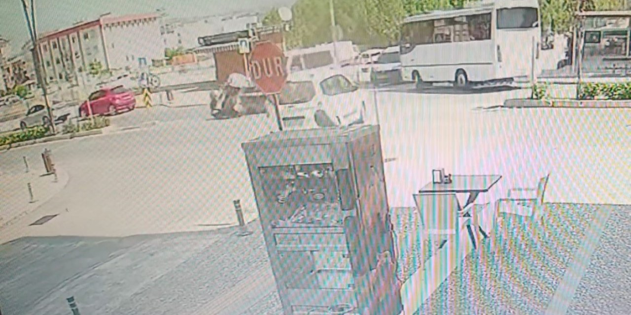 Kamyonet İle Motosiklet Çarpıştı: 1 Yaralı