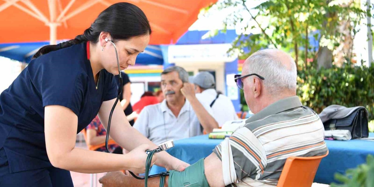 Konyaaltı’ndan Emeklilere Sağlıklı Yaşam Tüyoları