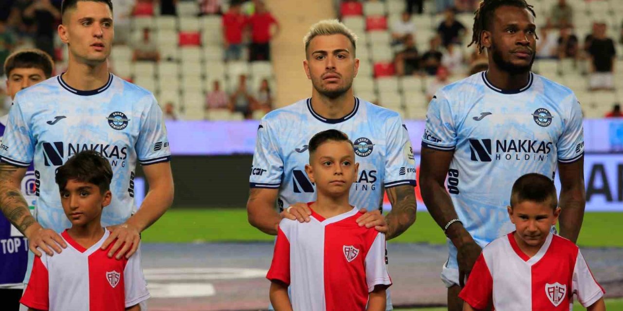 Trendyol Süper Lig: Antalyaspor: 0 - Adana Demirspor: 0 (ilk Yarı)