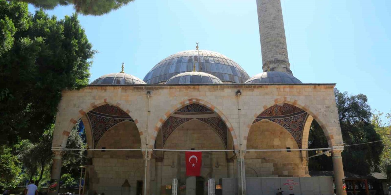 Antalya’da Tarihi Cami Madde Bağımlılarının Mekanı Oldu