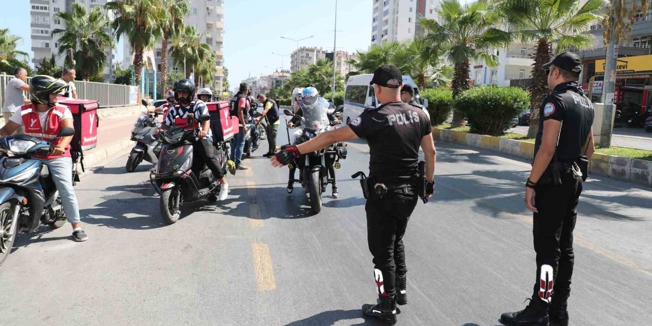 Mersin’de Motosiklet Sürücülerine Şok Uygulama