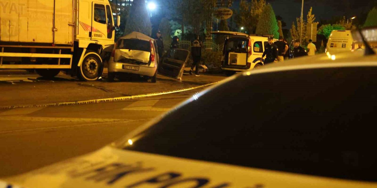 30 Yıl Hayalini Kurduğu Ve Birincilikle Bitirdiği Üniversite Önündeki Kazada Hayatını Kaybetti