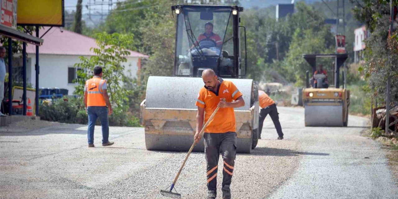 Mersin’de Kısal Bölgelerde Yol Yapım Çalışmaları Sürüyor