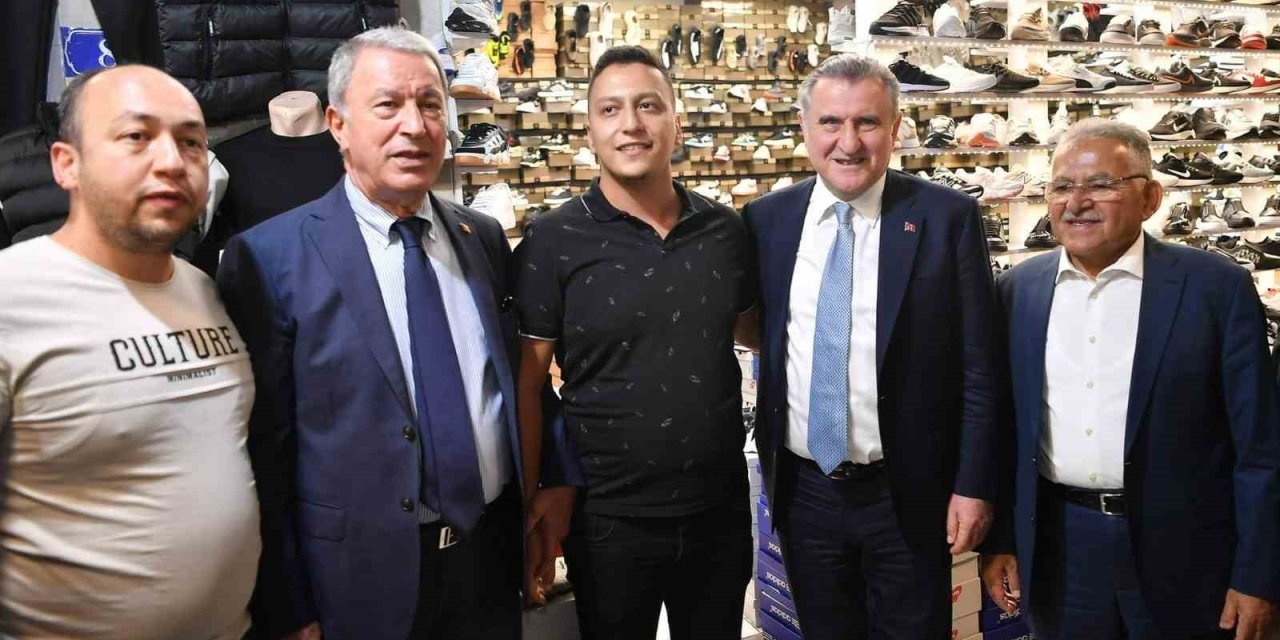 Bakan Bak’tan Esnaf Ziyareti