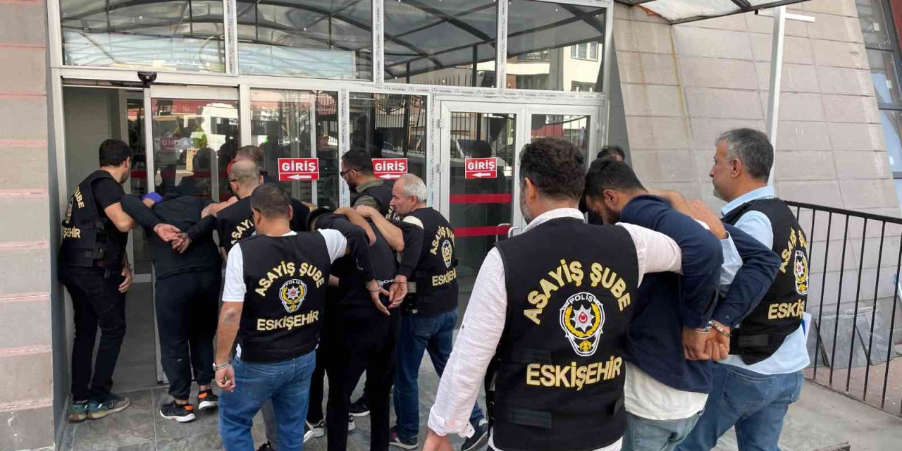 Asker Eğlencesinde Polise Mukavemet Gösteren 4 Şüpheli Adli Kontrol Şartı İle Serbest Bırakıldı