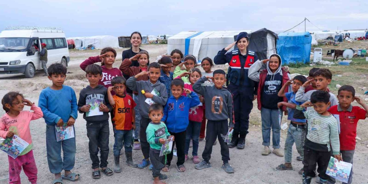 Jandarma; Tarım İşçileri, Yaşlı Ve Engelli Vatandaşları Ziyaret Etti