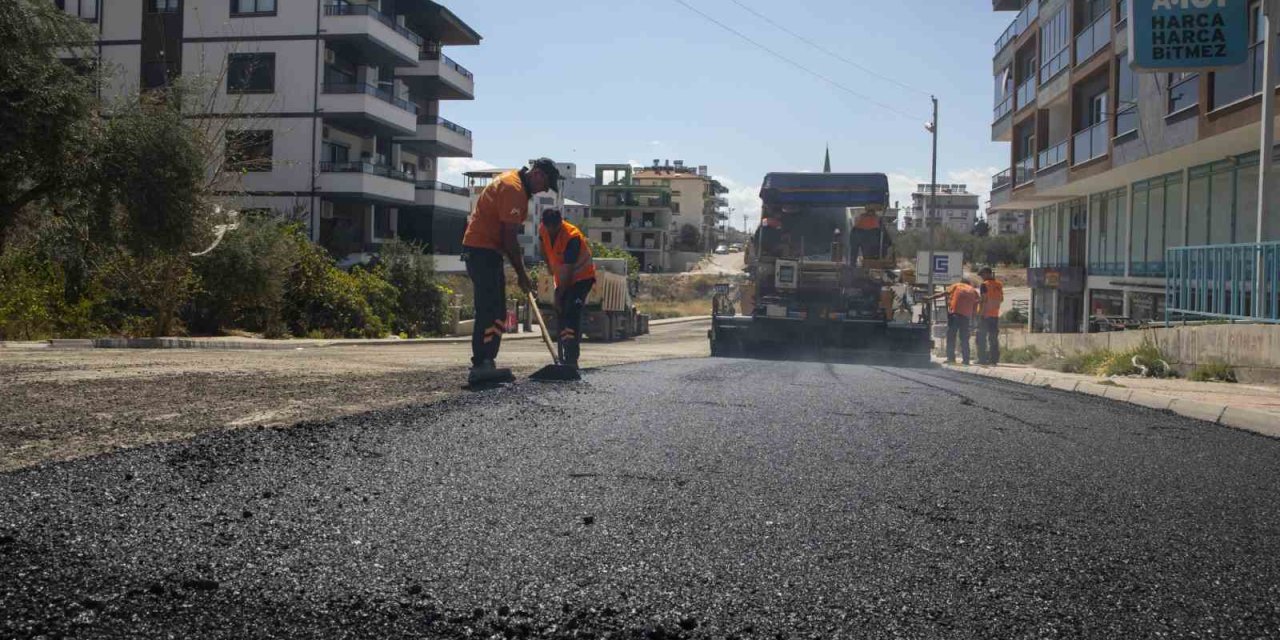 Mut’ta Yollar Yenileniyor