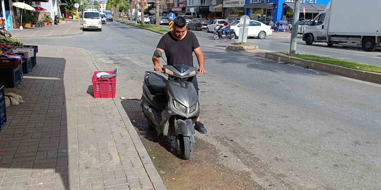 Motosiklet Sürücüsünü Havaya Savuran Kaza Kamerada