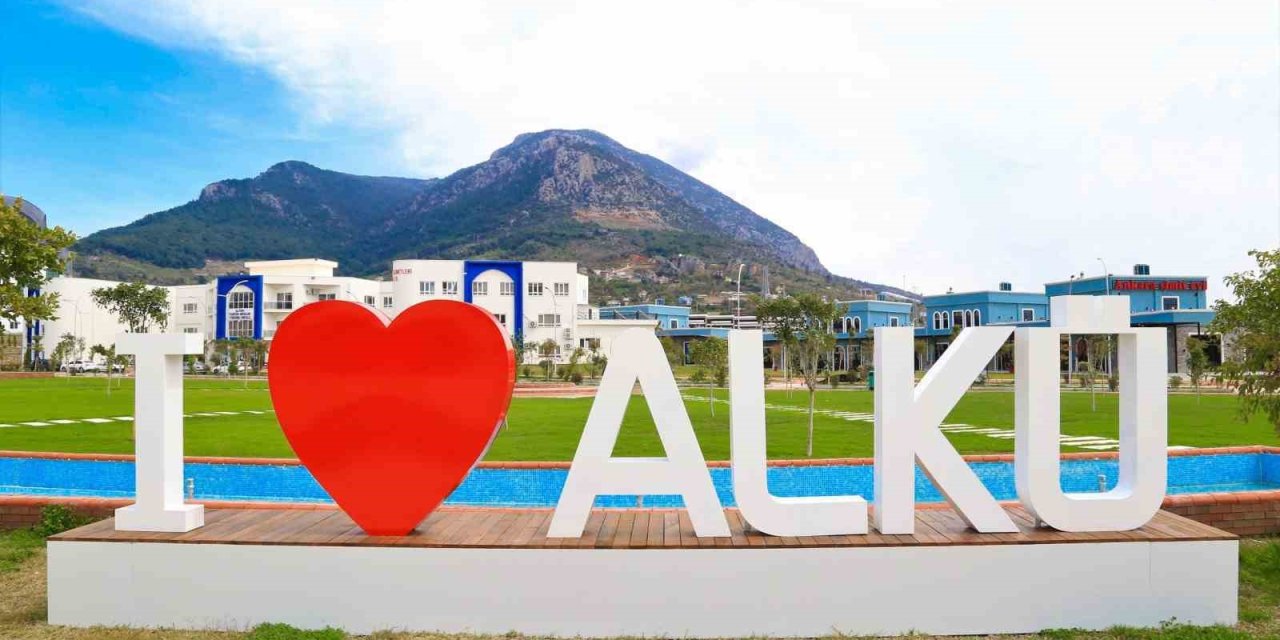 Alkü’den 3 Bilim İnsanı Dünyanın En Etkili Bilim İnsanları Listesinde