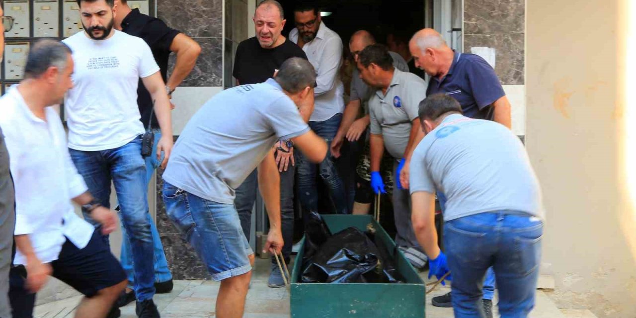 Annesinin Ölüm Haberini Alan Oğlu Gözyaşlarına Boğuldu