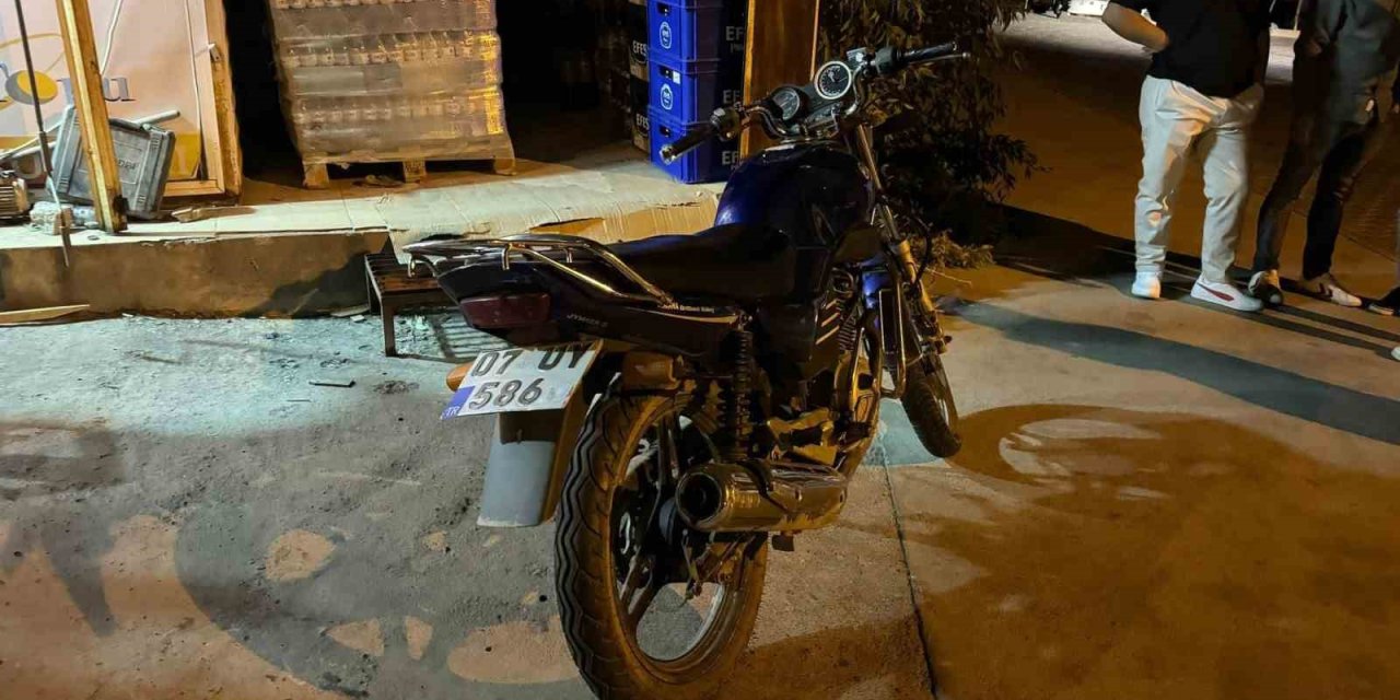 Ciple Motosiklet Çarpıştı: 1 Yaralı