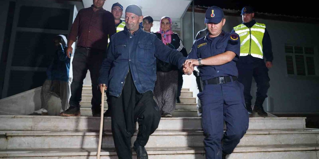 Mantar Toplarken Kaybolan Yaşlı Adam 10 Saat Sonra Bulundu