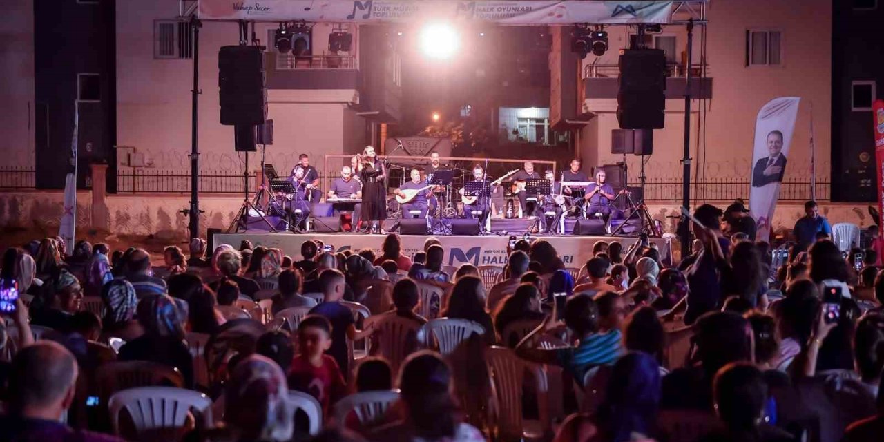 Tarsus’da ’halk Müziği Topluluğu Konseri’ İlgi Gördü